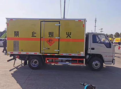 隆安爆破器材运输车工人安全操作规范与智能技术保障